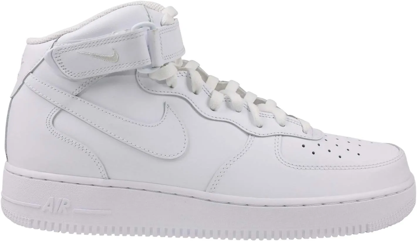 NIKE Men's Sneaker Basketball Shoe