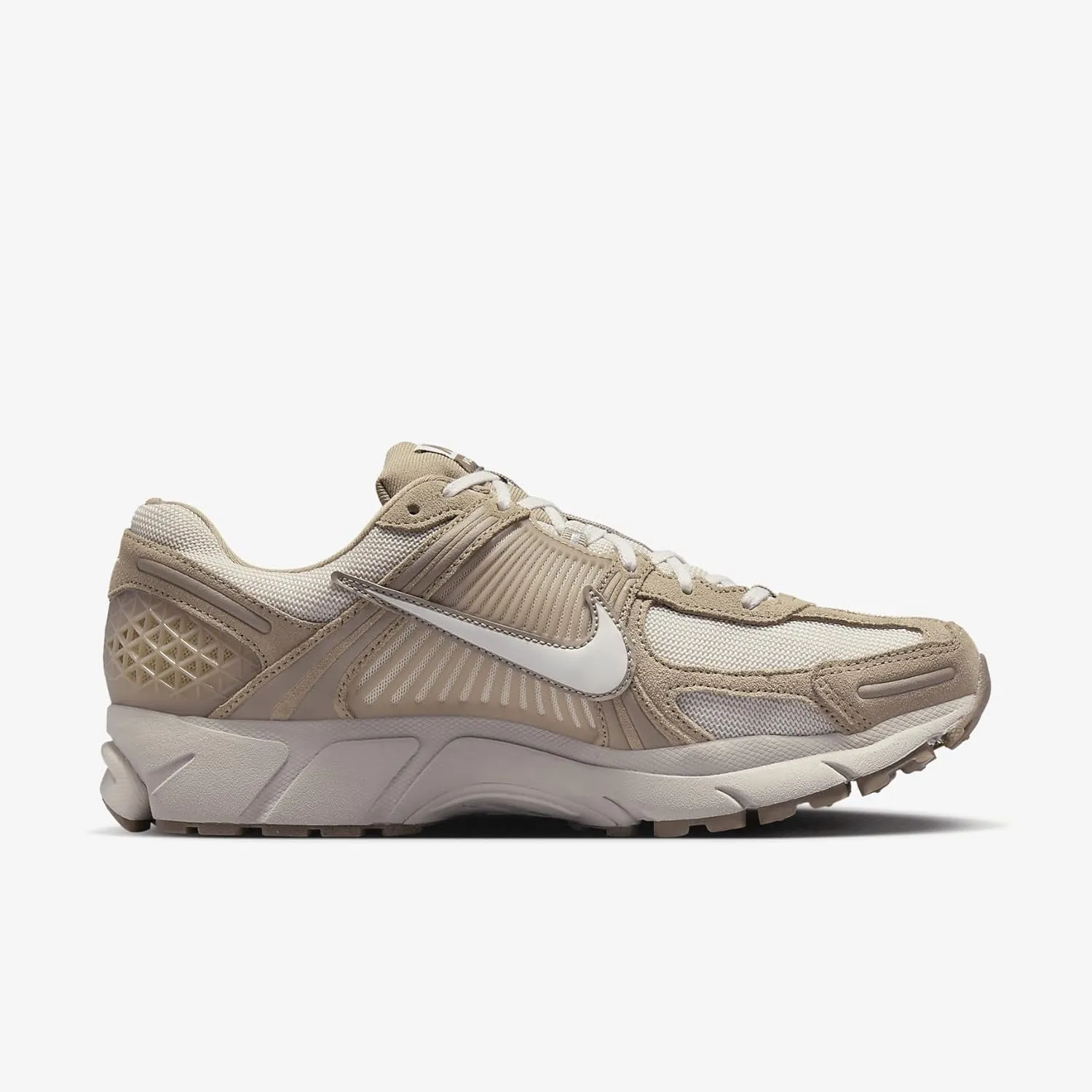 Nike Men's Zoom Vomero 5 Sneaker