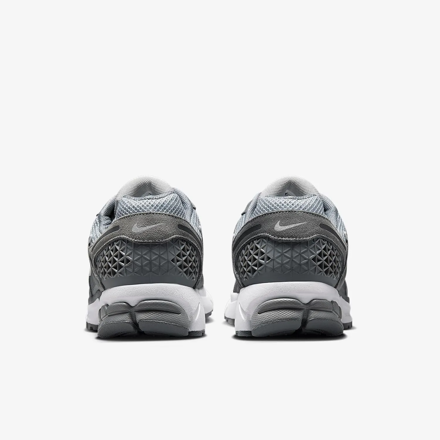Nike Men's Zoom Vomero 5 Sneaker