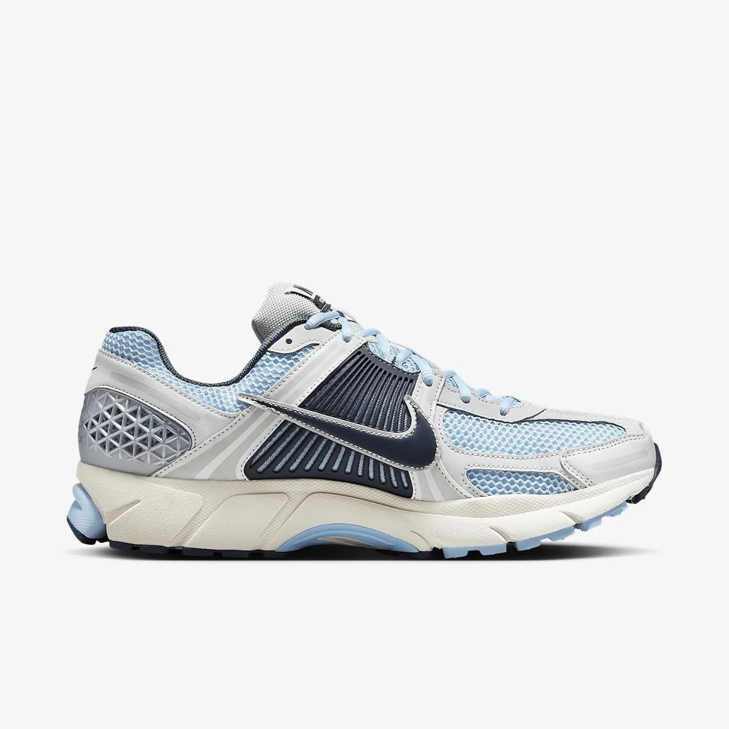 Nike Men's Zoom Vomero 5 Sneaker
