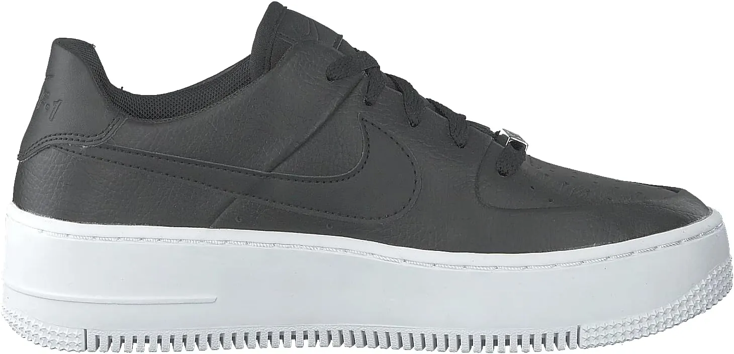 NIKE Women's Sneaker