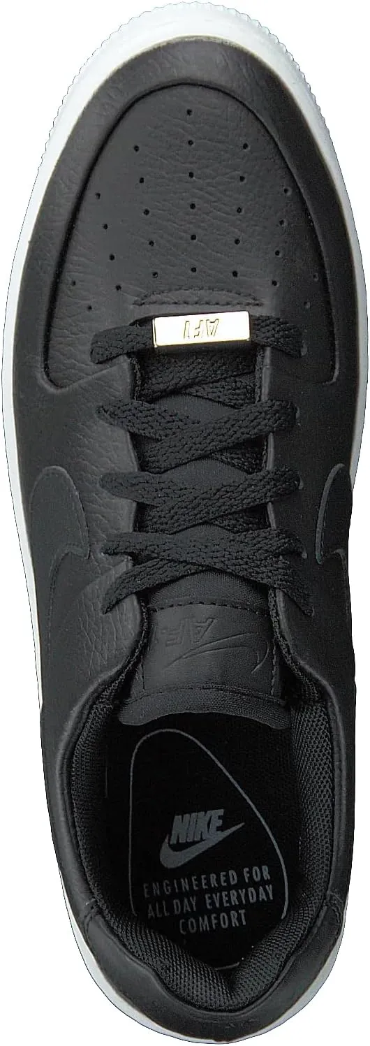 NIKE Women's Sneaker