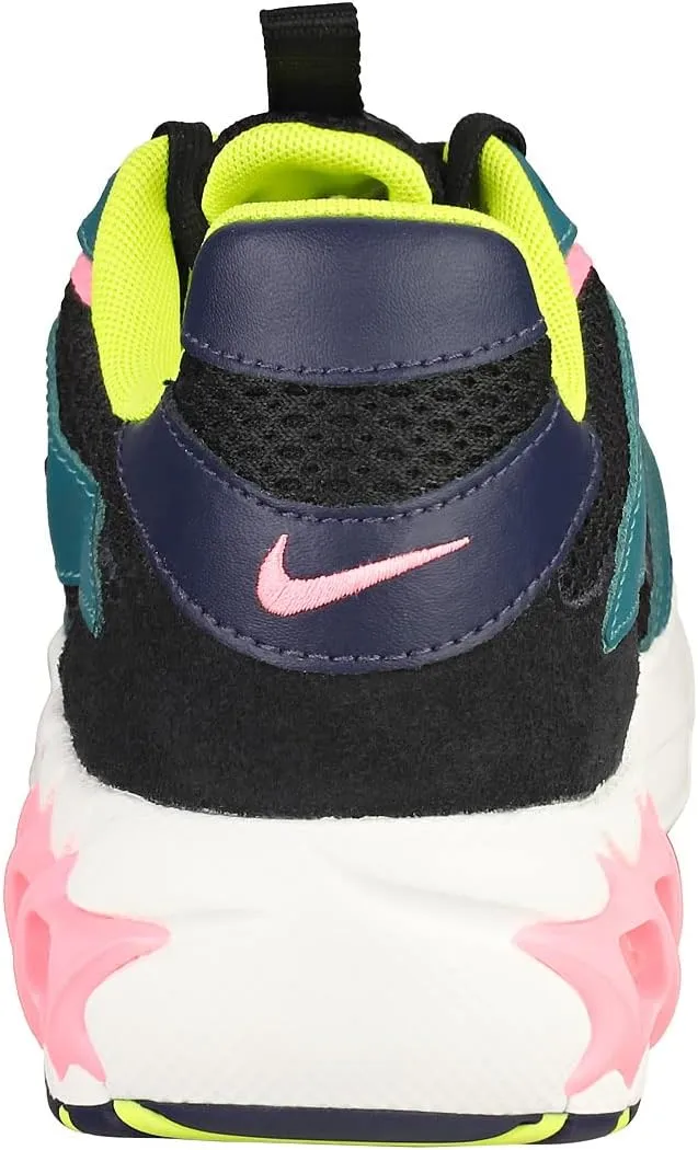 NIKE Women's Sneaker