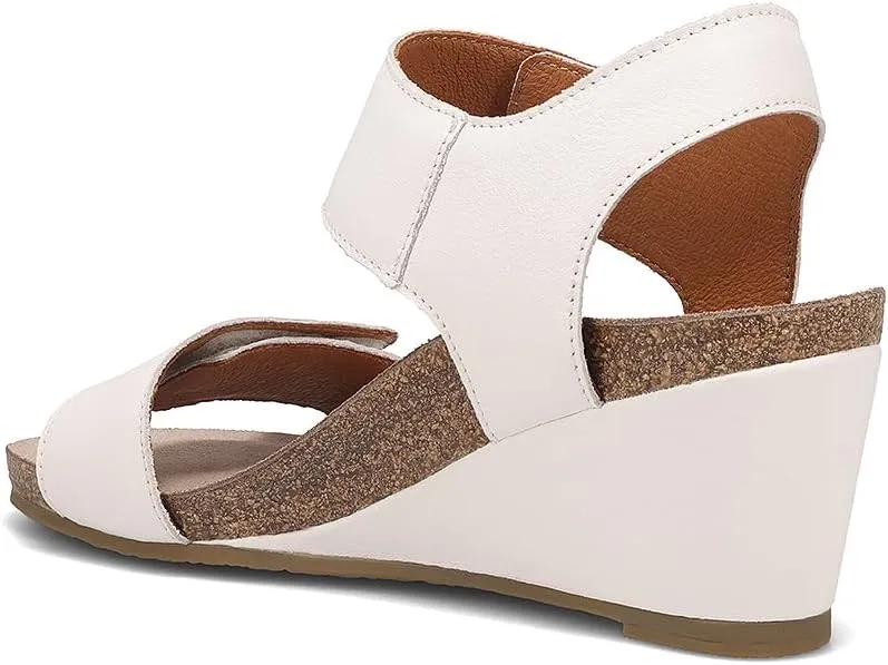 Taos Footwear Women's Carousel 3 Wedge Sandal
